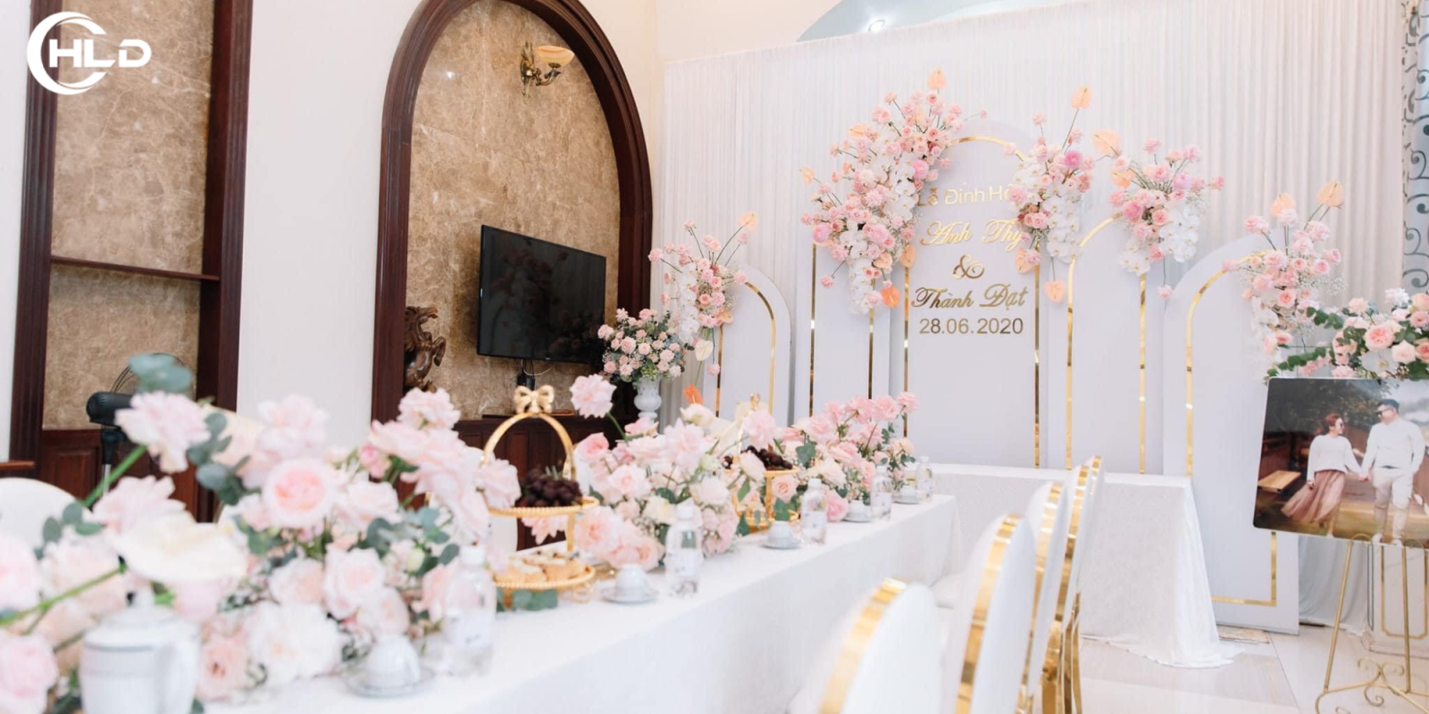 Dịch vụ trang trí gia tiên đám cưới đầy đủ lễ nghi đẹp chuẩn ngày cưới