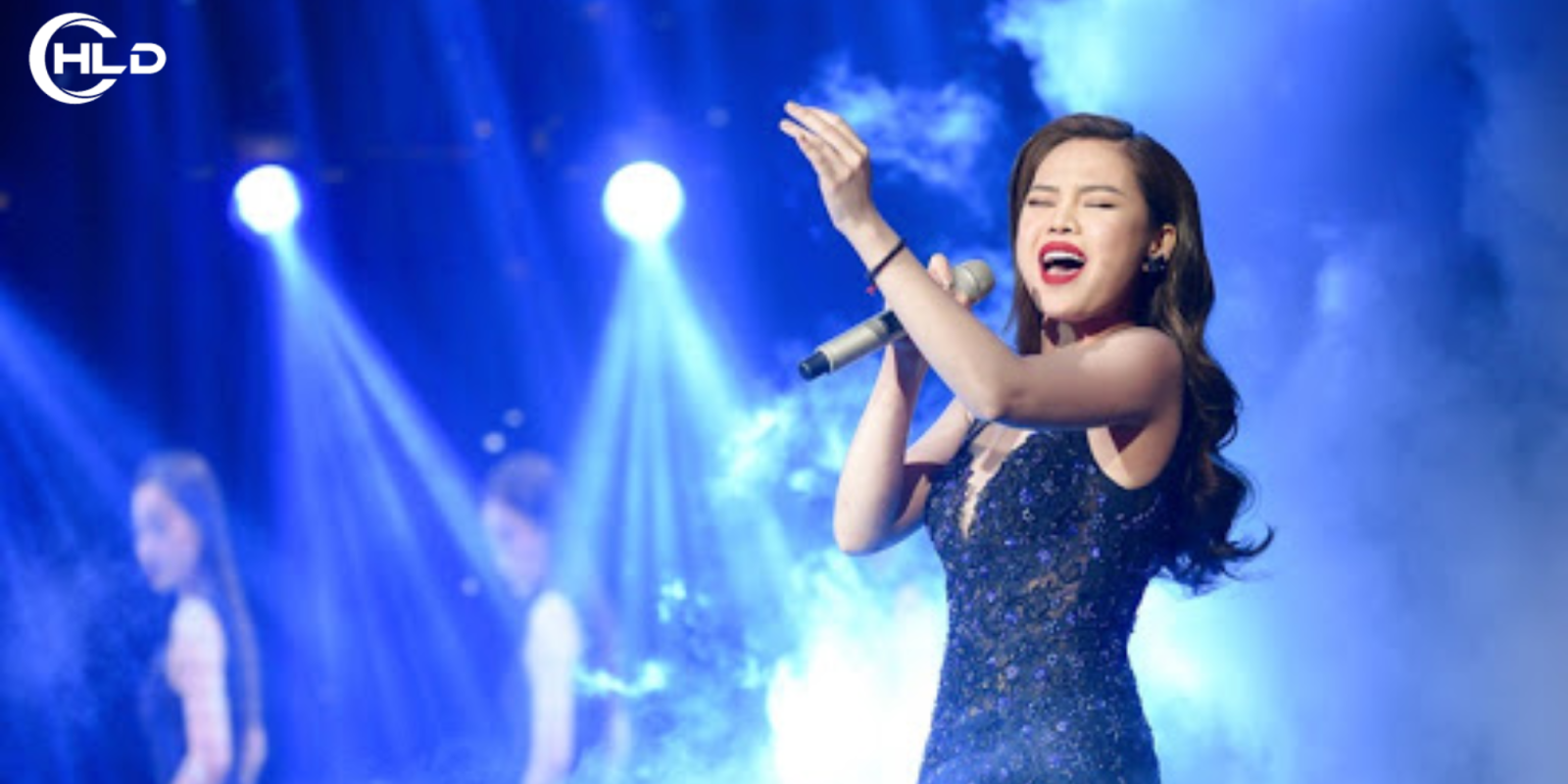 Thuê Ca Sĩ Hát Sự Kiện Chuyên Nghiệp Cho Doanh Nghiệp