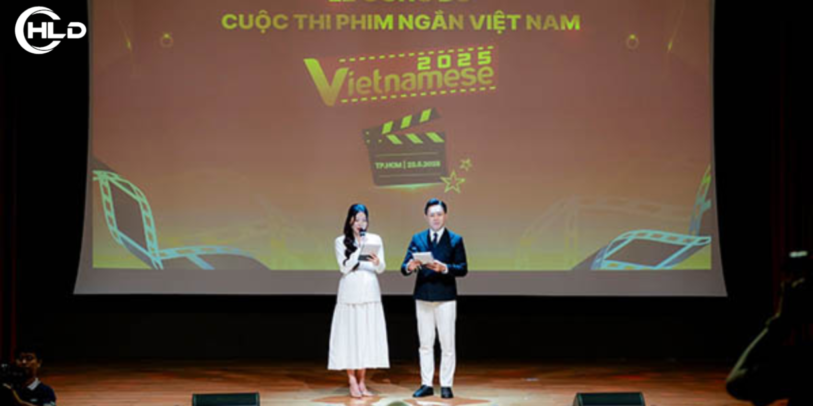 Thuê Ca Sĩ Giá Rẻ Hát Acoustic Hoặc Mini Show