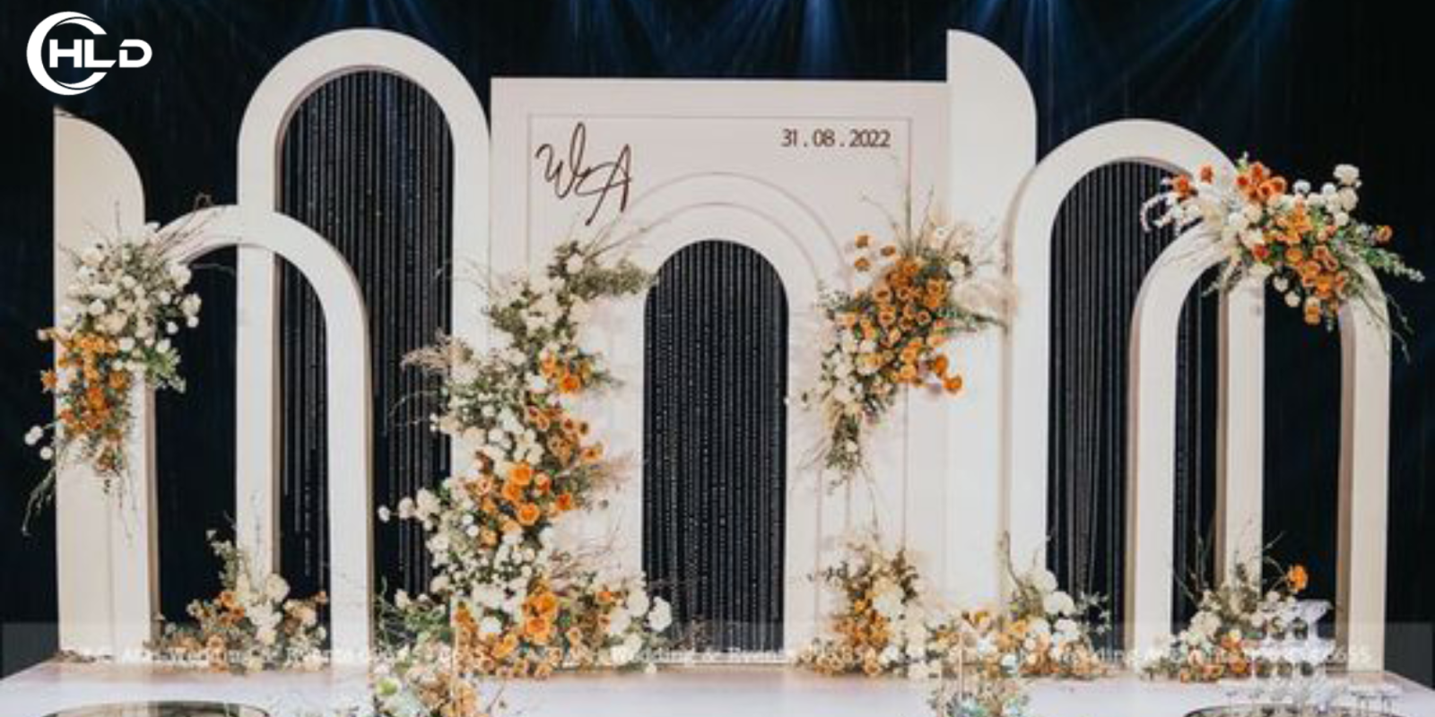 Backdrop sân khấu đám cưới cực sang tạo điểm nhấn nổi bật cho ngày trọng đại