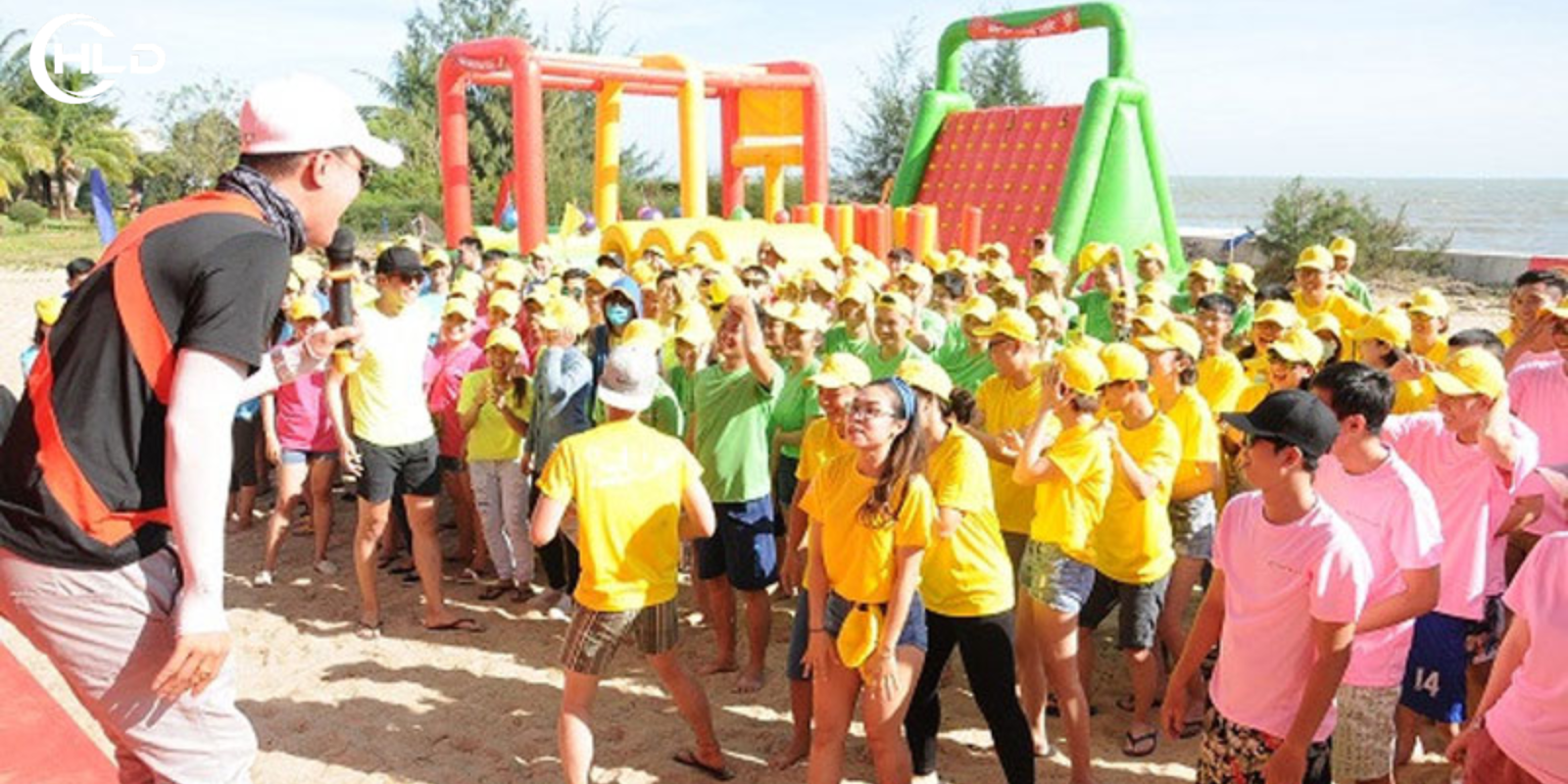 Giá Thuê MC Hoạt Náo Cho Sự Kiện Ngoài Trời Và Team Building