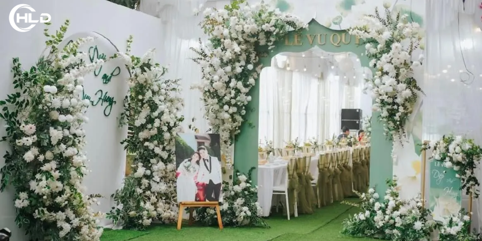 Trang trí rạp cưới theo tone màu yêu thích trọn gói đẹp đồng bộ từng góc