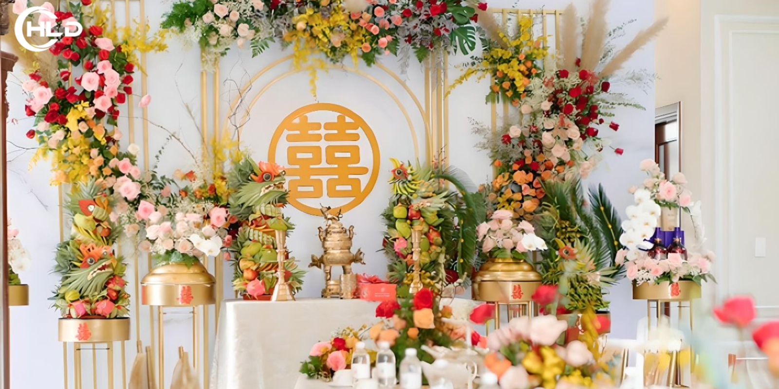 Trang trí bàn thờ gia tiên đám cưới trang nghiêm đẹp chuẩn lễ cưới truyền thống